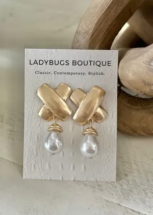 The Crisscross   Pearl Earring